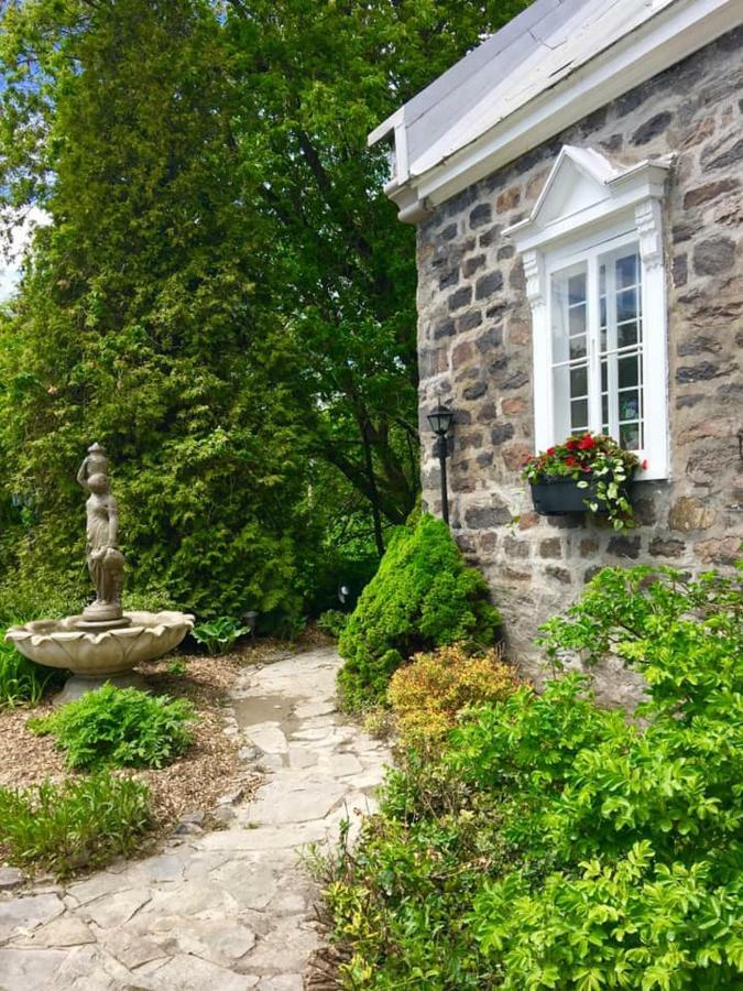 Auberge Du Manoir Dauth Sainte-Anne-de-la-Perade ภายนอก รูปภาพ