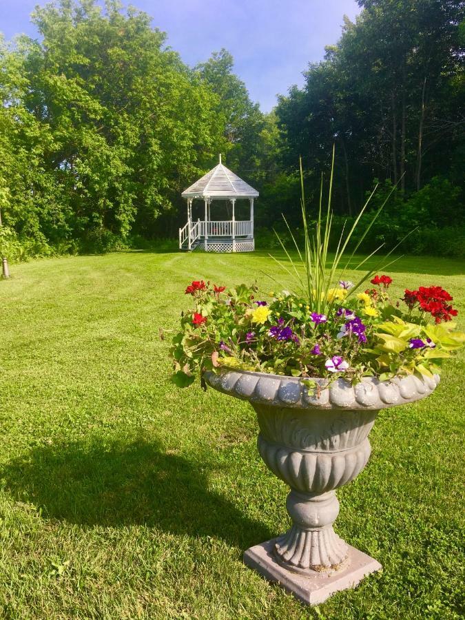 Auberge Du Manoir Dauth Sainte-Anne-de-la-Perade ภายนอก รูปภาพ